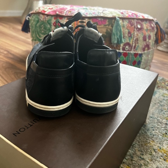 COPY - LV sneakers low top. - Picture 2 of 4